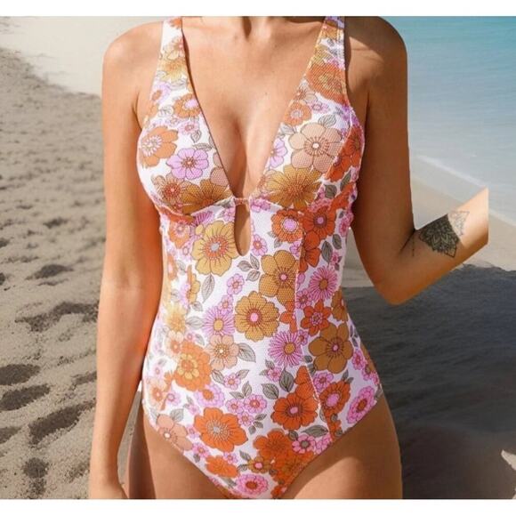 Cupshe Women Small 1PC Swimsuit Orange Floral V Neck Keyhole Cutout O Ring Cheek - Picture 1 of 10